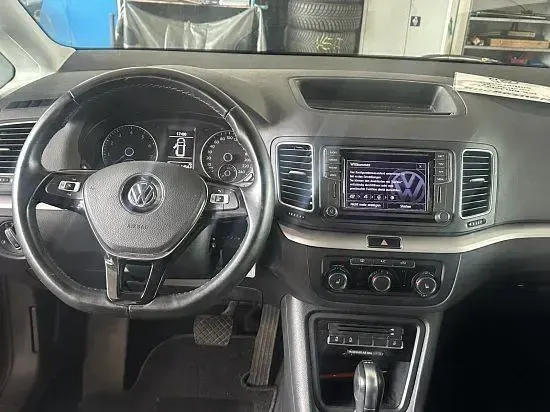Gebraucht VW Sharan 150 PS (110 kW) 2019 Grau Van / Kleinbus