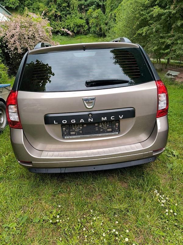 Beige Gebraucht 2014 Dacia Logan MCV Lauréate Kombi | 5.300 € (Fairer Preis) - Bild 1/4