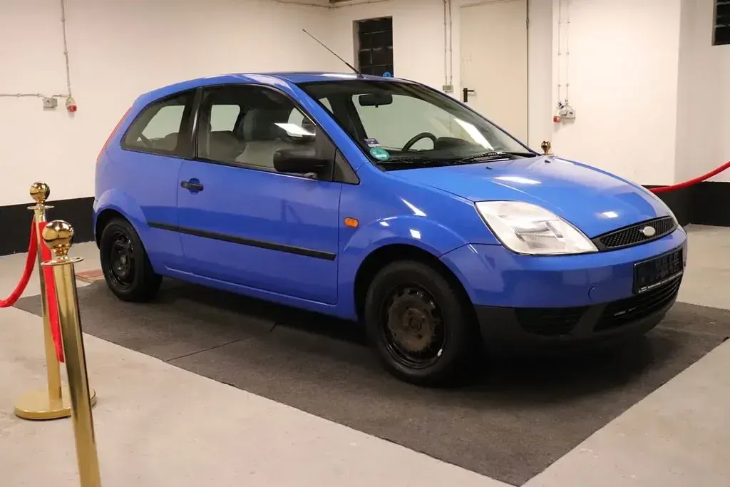 Gebraucht Ford Fiesta Ambiente 80 PS (58 kW) 2003 Blau Kleinwagen