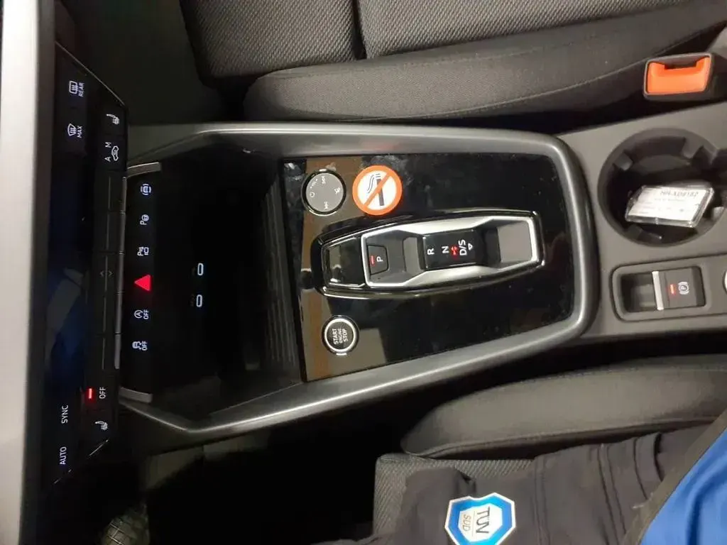 Gebraucht Audi A3 Ambiente 150 PS (110 kW) 2025 Gletscherweiß metallic Limousine
