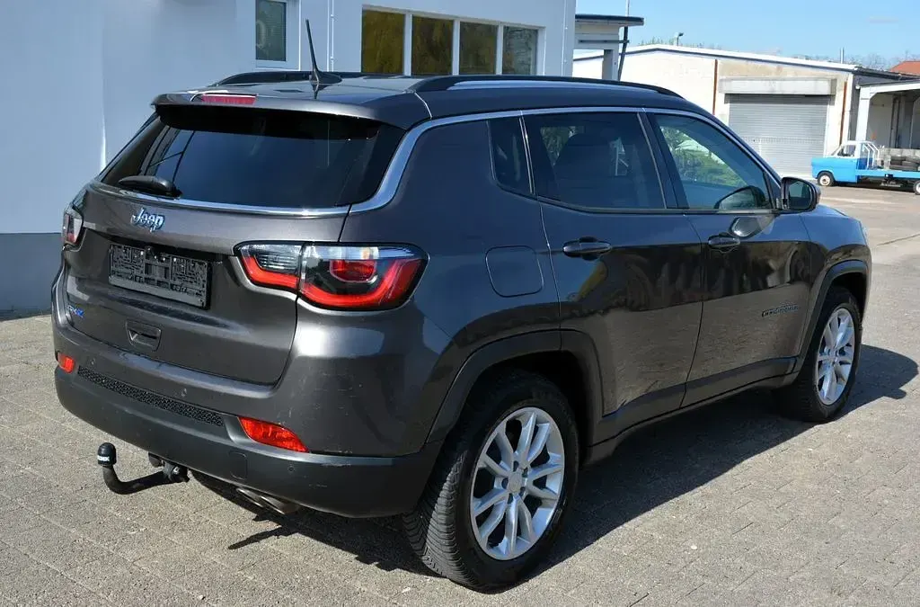 Gebraucht Jeep Compass Limited 190 PS (139 kW) 2021 Grau SUV
