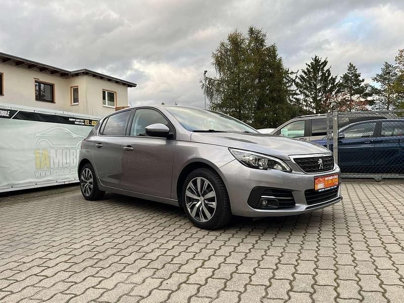 Grau Gebraucht 2020 Peugeot 308 Style Limousine | 11.999 € (Guter Preis) - Bild 1/4