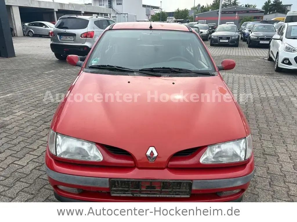 Gebraucht Renault Mégane 75 PS (55 kW) 1997 Rot Limousine