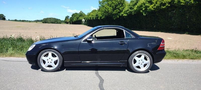 Schwarz Gebraucht 2000 Mercedes SLK320 Cabrio | 6.450 € (Etwas zu teuer) - Bild 1/4