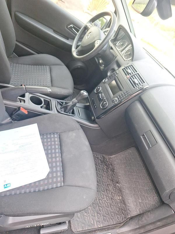 Gebraucht Mercedes A160 95 PS (69 kW) 2010 Grau Limousine