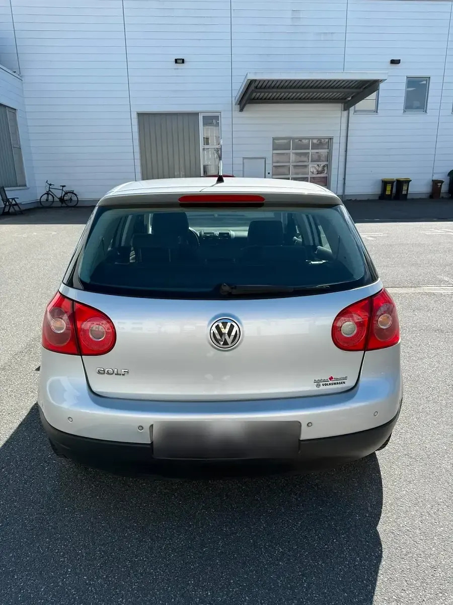 Używany VW Golf V Goal 75 KM (55 kW) 2006 Srebrny Hatchback