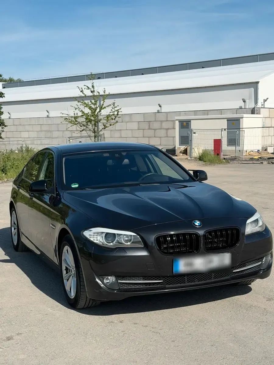 Gebraucht BMW 520 184 PS (135 kW) 2012 Grau Limousine