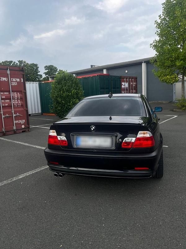 Gebraucht BMW 320 150 PS (110 kW) 2000 Schwarz Coupé