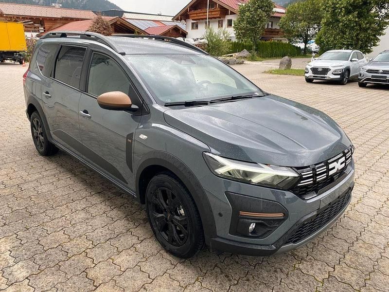 Grau Neu 2025 Dacia Jogger Extreme Van / Kleinbus | 20.900 € (Guter Preis) - Bild 1/4
