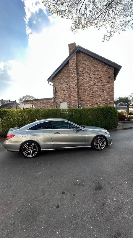 Gebraucht Mercedes E250 204 PS (150 kW) 2013 Grau Coupé