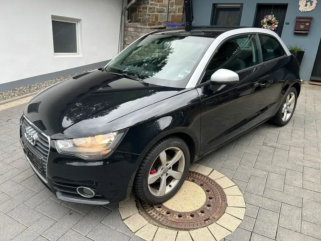 Gebraucht Audi A1 Attraction 90 PS (66 kW) 2012 Schwarz Kleinwagen