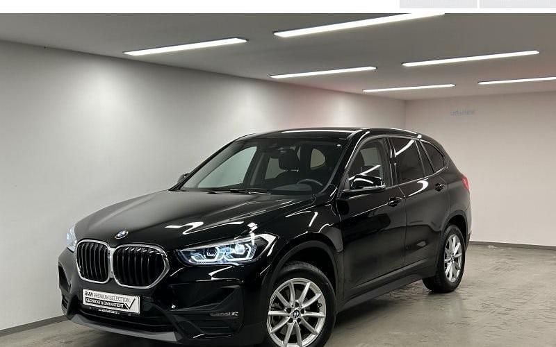 Schwarz ii Gebraucht 2022 BMW X1 Efficient Dynamics SUV | 25.850 € (Guter Preis) - Bild 1/4