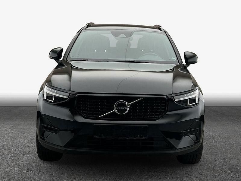 Gebraucht Volvo XC40 Plus 129 PS (94 kW) 2023 Onyx schwarzmetallic SUV