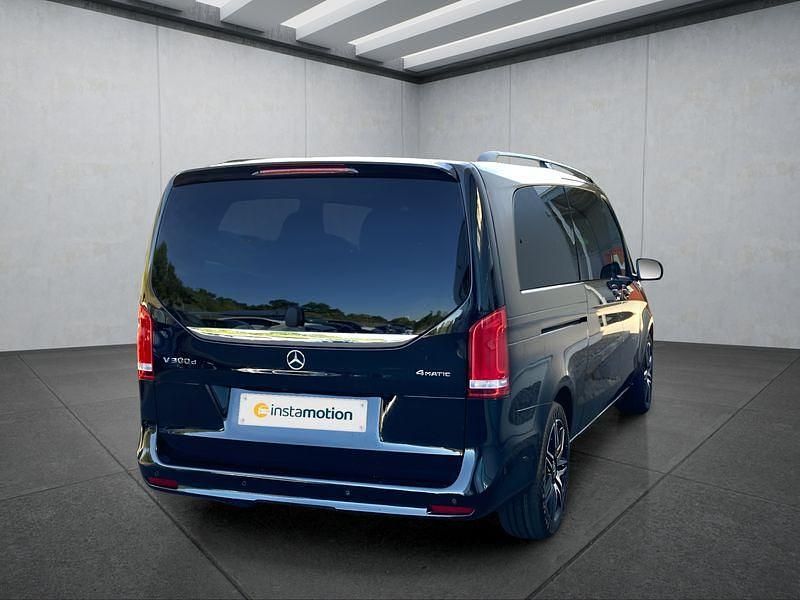Gebraucht Mercedes V300 237 PS (174 kW) 2024 Schwarz Van / Kleinbus