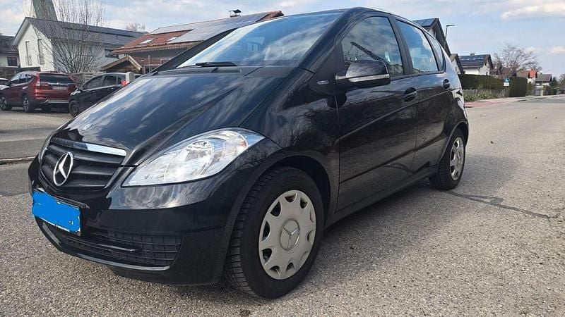 Gebraucht Mercedes A160 95 PS (69 kW) 2010 Schwarz Limousine