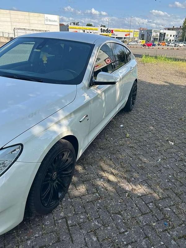 Gebraucht BMW 530 245 PS (180 kW) 2010 Weiß Kleinwagen