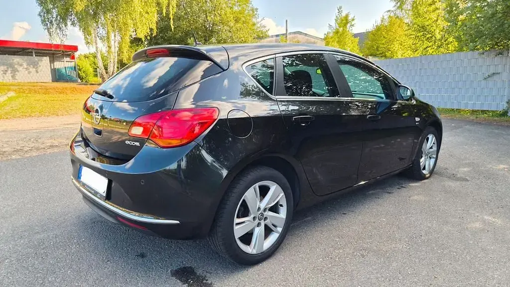 Gebraucht Opel Astra Energy 116 PS (85 kW) 2014 Schwarz Limousine