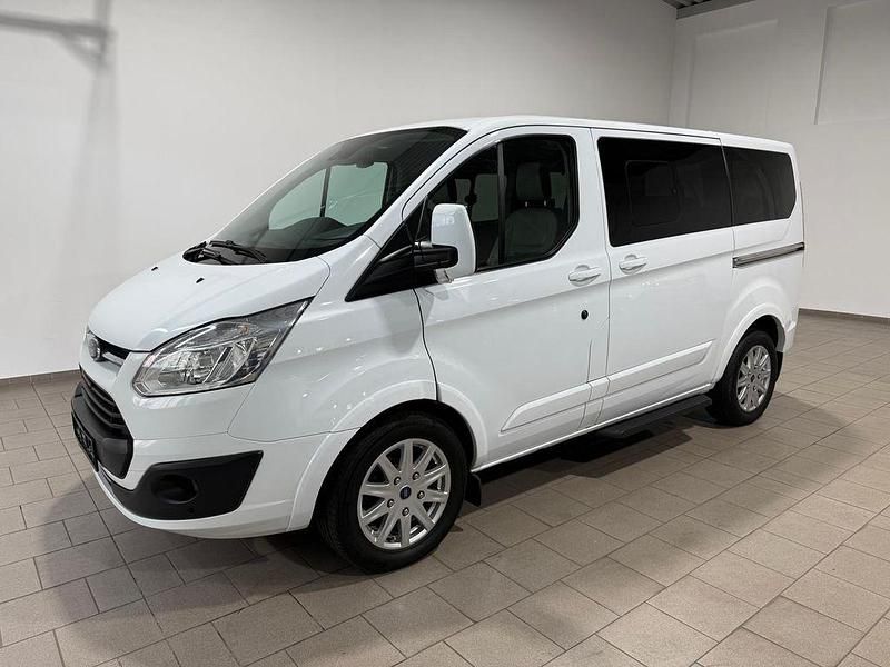 Weiß Gebraucht 2018 Ford Tourneo Custom Titanium Van / Kleinbus | 29.990 € (Fairer Preis) - Bild 1/4