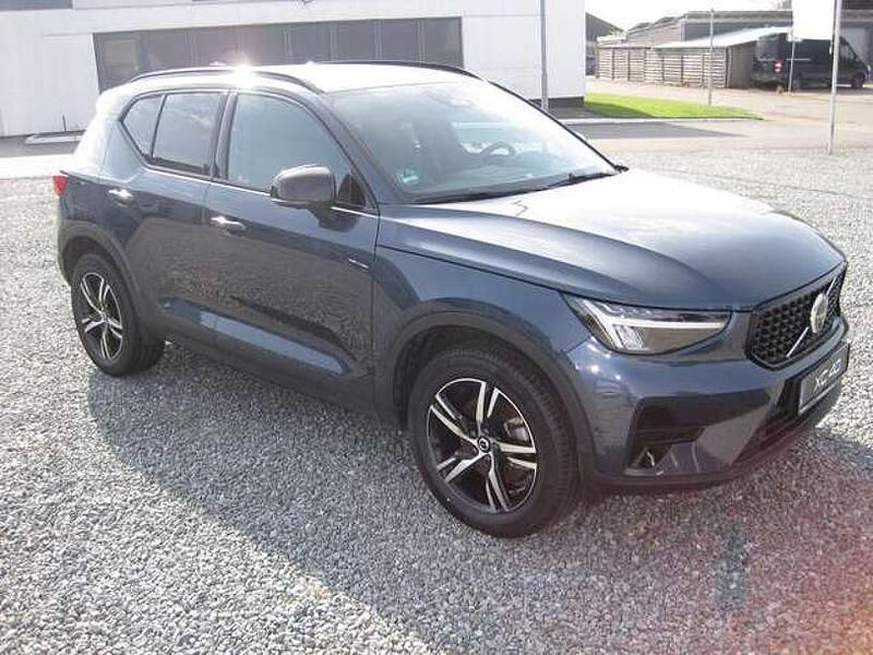 Gebraucht Volvo XC40 Plus 197 PS (144 kW) 2025 Denim blue / metallic SUV
