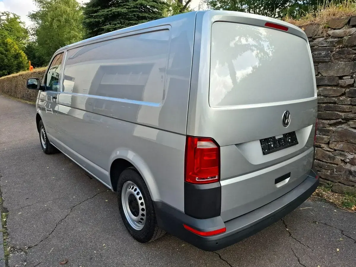 Gebraucht VW Transporter 84 PS (61 kW) 2019 Silber Van