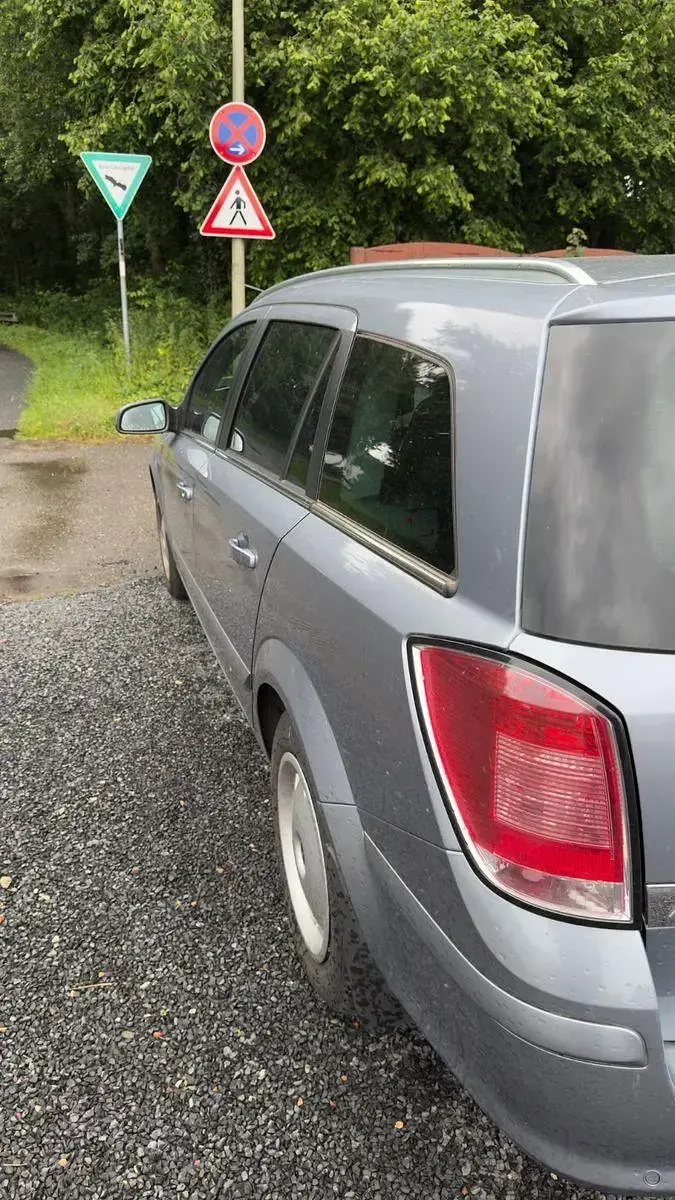 Gebraucht Opel Astra 140 PS (102 kW) 2007 Grau Limousine