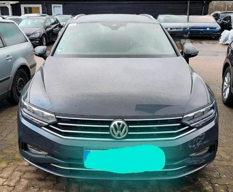 Grau Gebraucht 2019 VW Passat Kombi | 16.000 € (Guter Preis) - Bild 1/4