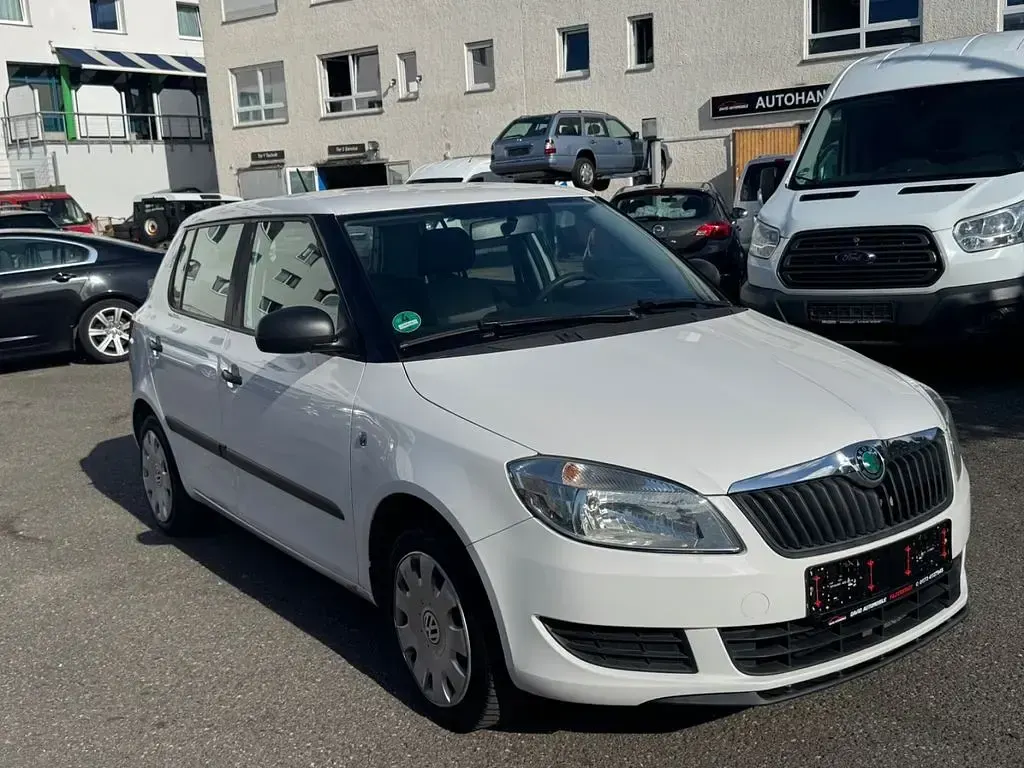 Gebraucht Skoda Fabia Cool Edition 69 PS (50 kW) 2012 Weiß Limousine
