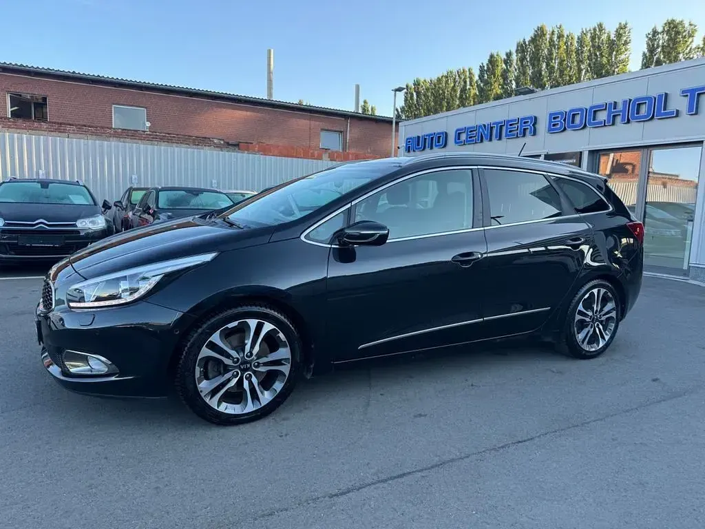 Gebraucht Kia Ceed Sportswagon Platinum Edition 128 PS (94 kW) 2013 Schwarz Kombi