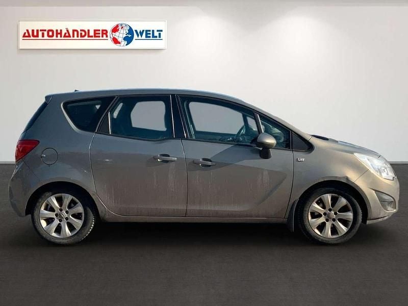 Gebraucht Opel Meriva Edition 101 PS (74 kW) 2010 Braun Van / Kleinbus