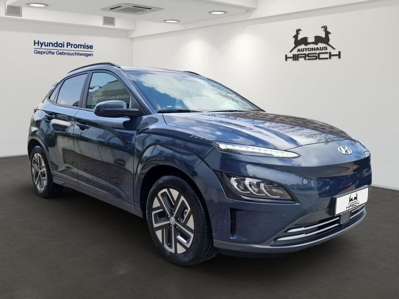 Gebraucht Hyundai Kona Trend 100 kW (136 PS) 2023 Blau SUV