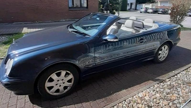 Gebraucht Mercedes CLK200 160 PS (117 kW) 2001 Blau Cabrio