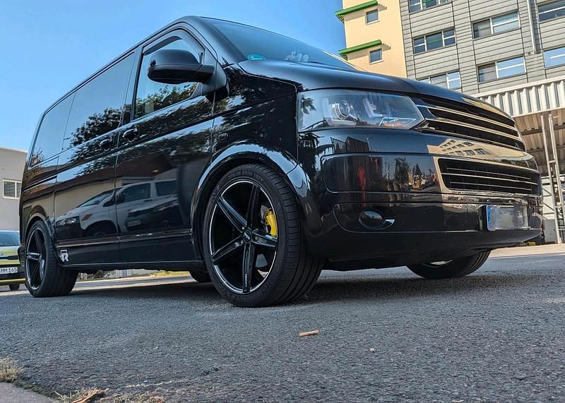 Gebraucht VW Caravelle 140 PS (102 kW) 2012 Schwarz Van / Kleinbus