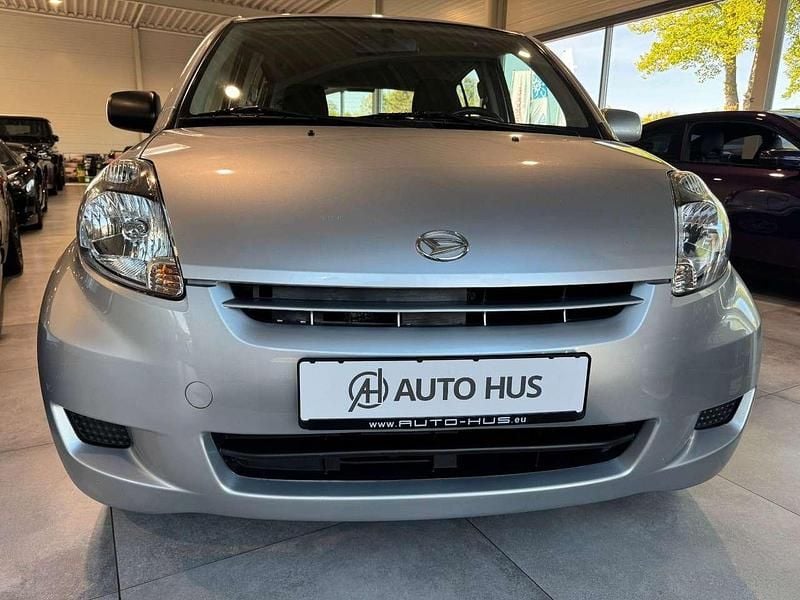 Gebraucht Daihatsu Sirion 91 PS (66 kW) 2009 Weiß Kleinwagen