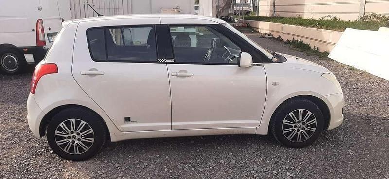 Gebraucht Suzuki Swift Snow 92 PS (67 kW) 2008 Weiß Kleinwagen