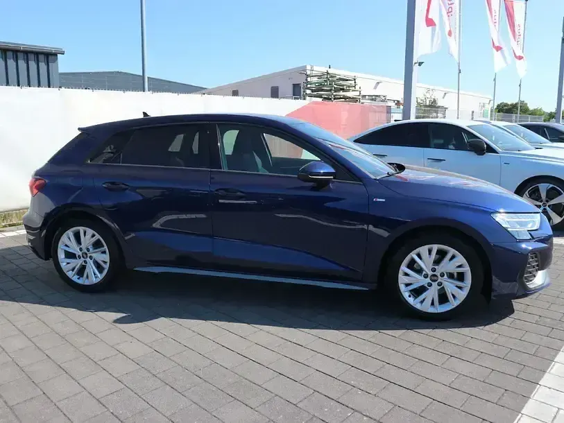 Gebraucht Audi A3 S-Line 150 PS (110 kW) 2025 Navarrablau metallic Limousine
