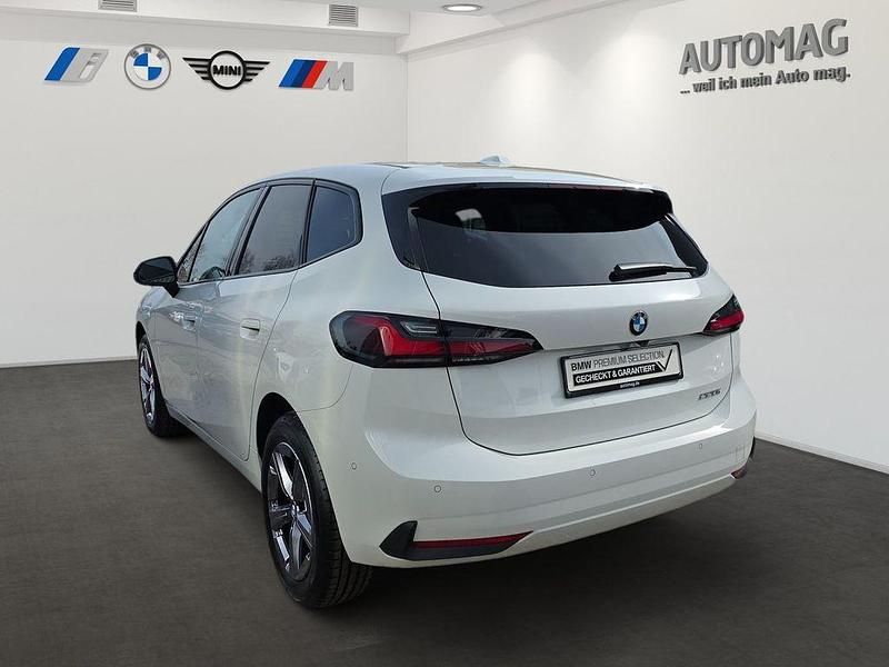Gebraucht BMW 220 154 PS (113 kW) 2025 Alpinweiss iii Van / Kleinbus