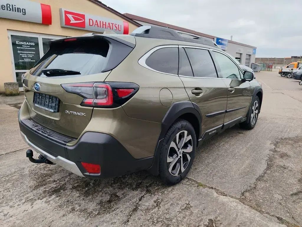 Gebraucht Subaru Outback Platinum 169 PS (124 kW) 2022 Grün Kombi