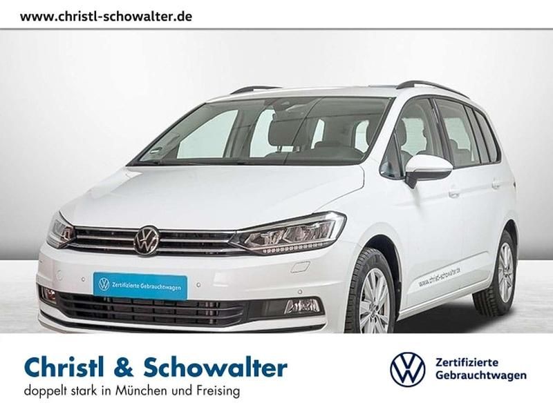 Pure white Gebraucht 2022 VW Touran Comfortline Van / Kleinbus | 29.947 € (Fairer Preis) - Bild 1/4