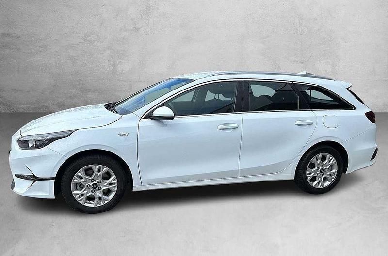 Neu Kia Ceed 101 PS (74 kW) 2025 Weiß Kleinwagen