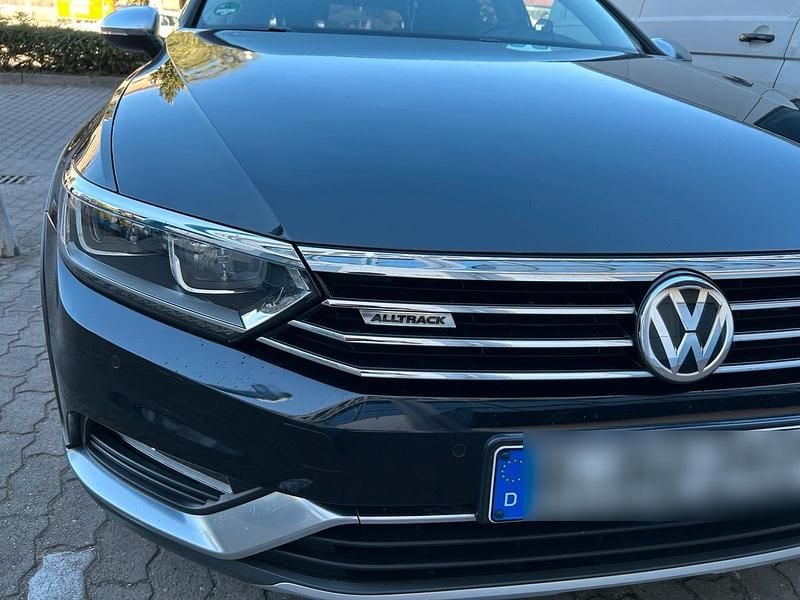 Schwarz Gebraucht 2016 VW Passat Alltrack Kombi | 19.800 € (Fairer Preis) - Bild 1/4