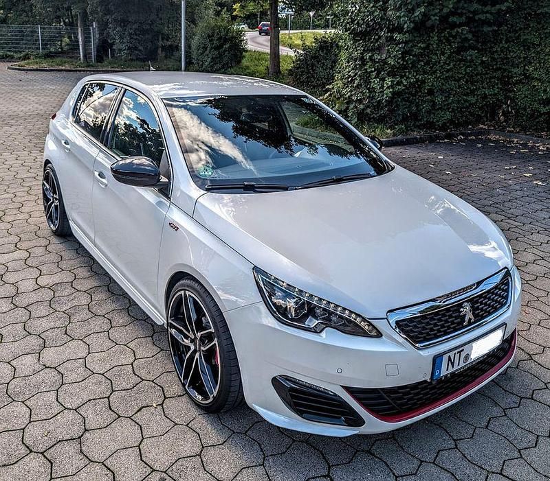 Gebraucht Peugeot 308 GTi by Peugeot Sport 272 PS (200 kW) 2017 Weiß Limousine