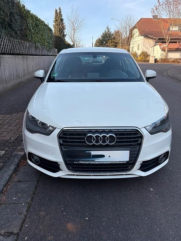 Gebraucht Audi A1 90 PS (66 kW) 2011 Weiß Kleinwagen
