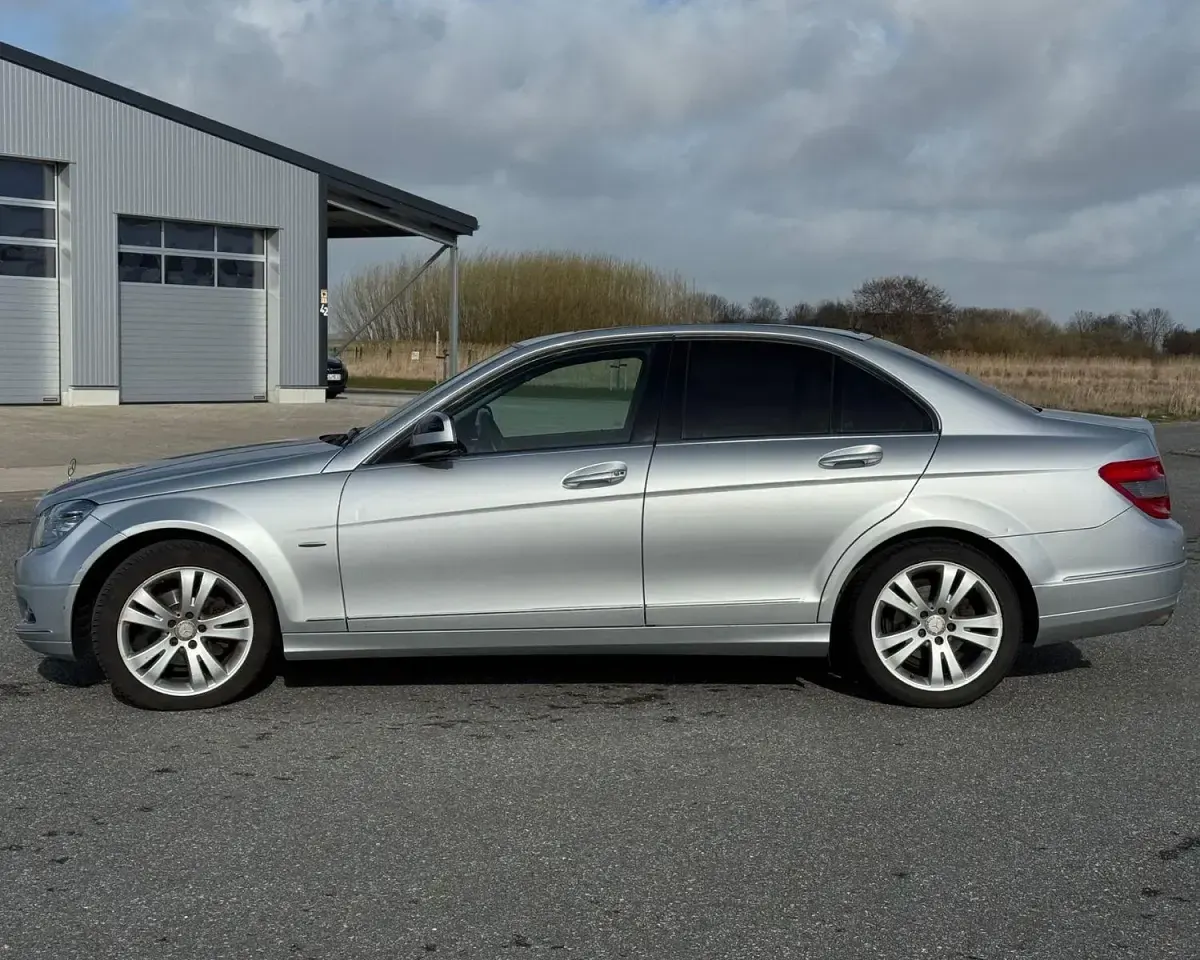 Gebraucht Mercedes C180 Avantgarde 156 PS (114 kW) 2007 Silber Limousine