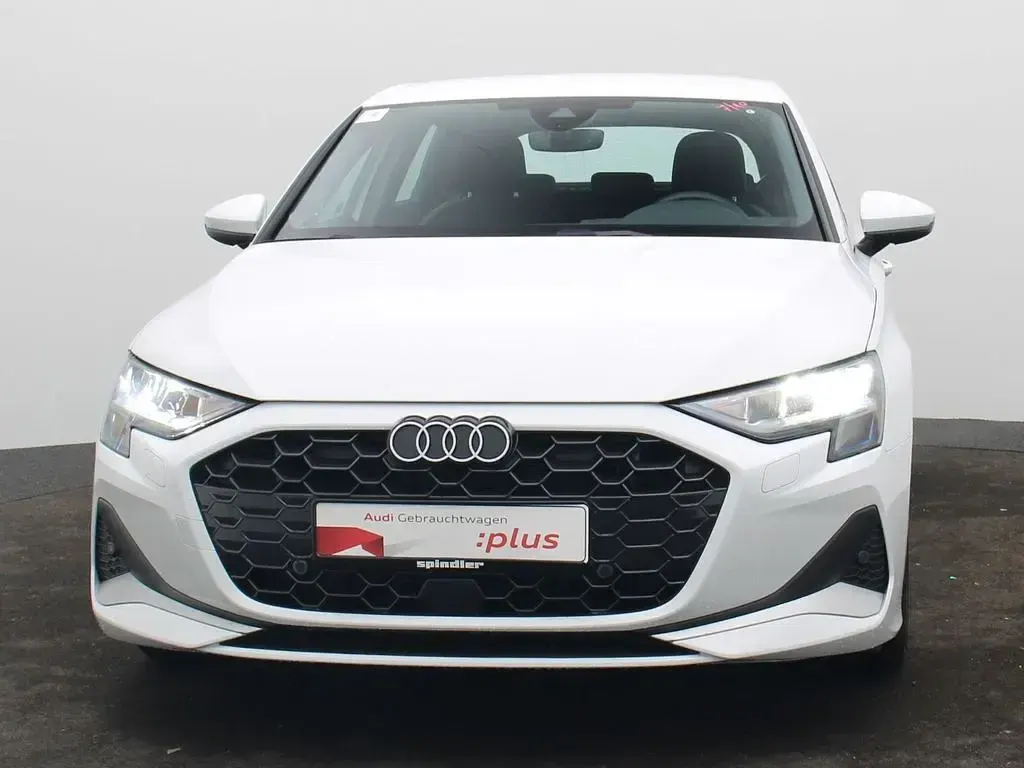 Gebraucht Audi A3 Advanced Plus 150 PS (110 kW) 2025 Gletscherweiß metallic Limousine