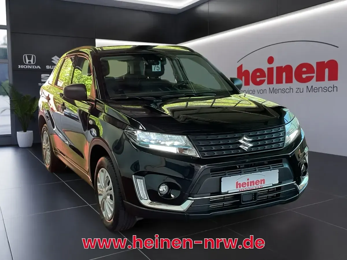 Gebraucht Suzuki Vitara Club 129 PS (94 kW) 2021 Schwarz SUV