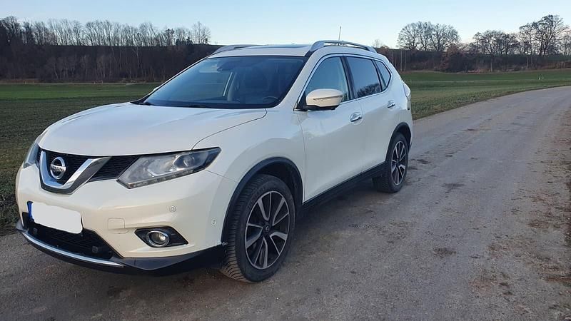 Weiß Gebraucht 2016 Nissan X-Trail Tekna SUV | 11.999 € (Superpreis) - Bild 1/4