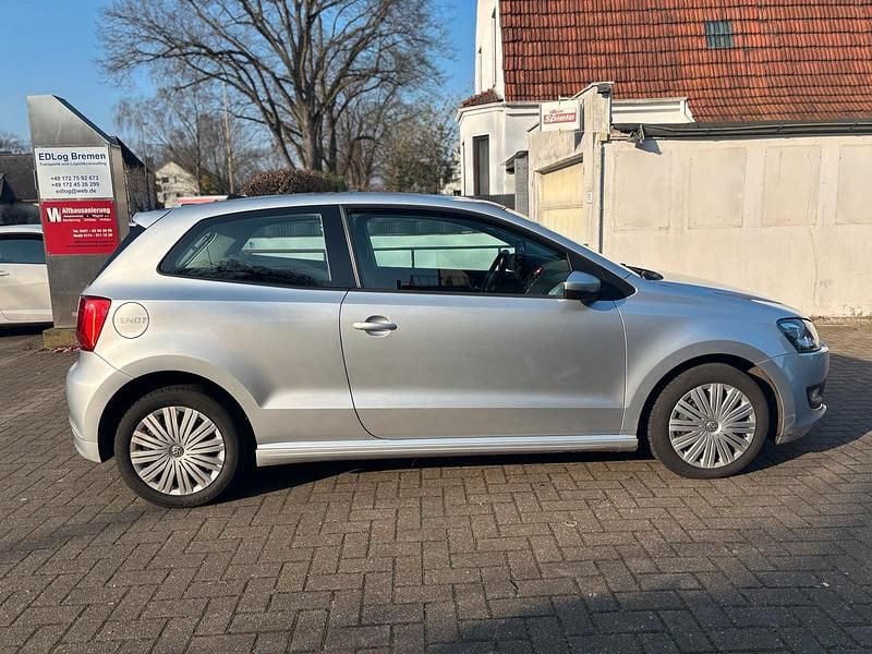 Gebraucht VW Polo 74 PS (54 kW) 2015 Silber Kleinwagen