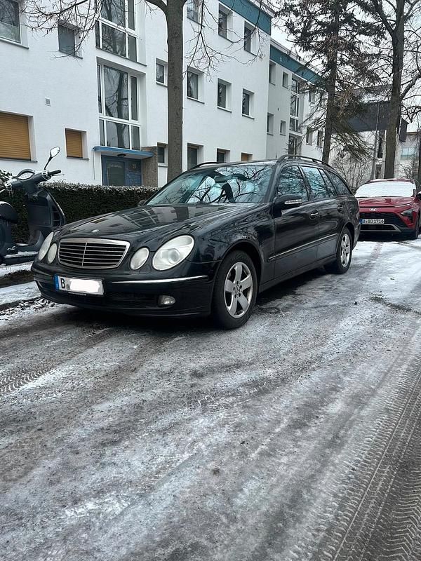 Schwarz Gebraucht 2006 Mercedes E280 Avantgarde Kombi | 3.800 € (Fairer Preis) - Bild 1/4