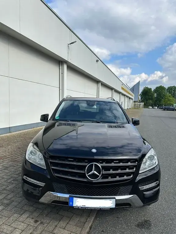 Gebraucht Mercedes ML350 258 PS (189 kW) 2012 Schwarz SUV
