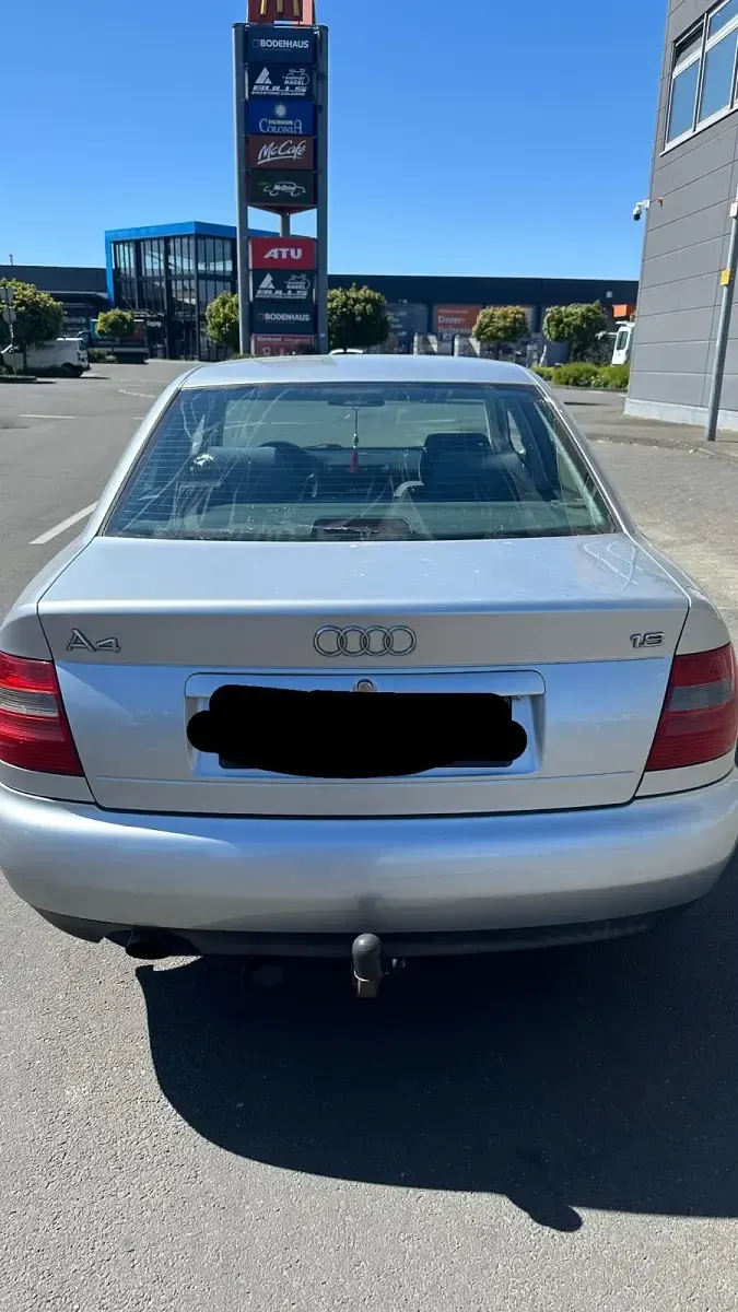 Second-hand Audi A4 125 CP (91 kW) 1997 Argintiu Berlinǎ